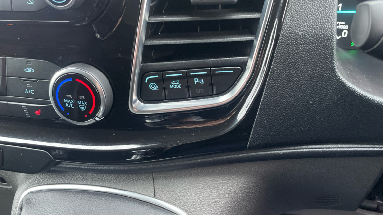 Ford Transit Custom 300 L2 Diesel Fwd 2.0 EcoBlue 170ps Low Roof Limited Van